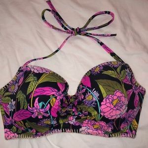 Victoria’s Secret Stitched Getaway Halter